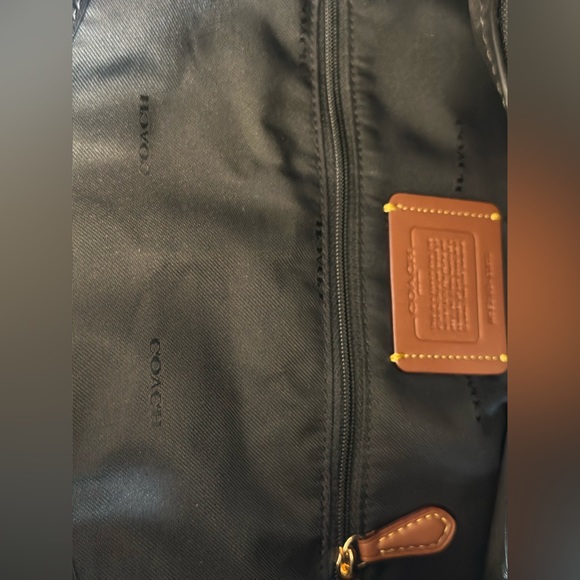 Coach Horse and Carriage Jacquard
Shoulder Bag - Black Cherry. - Picture 5 of 9